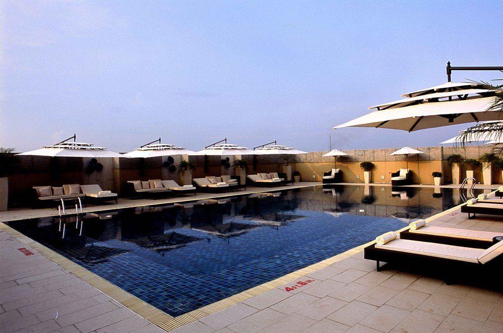 Отель Svelte Delhi, A Member Of Radisson Individuals Нью-Дели Экстерьер фото