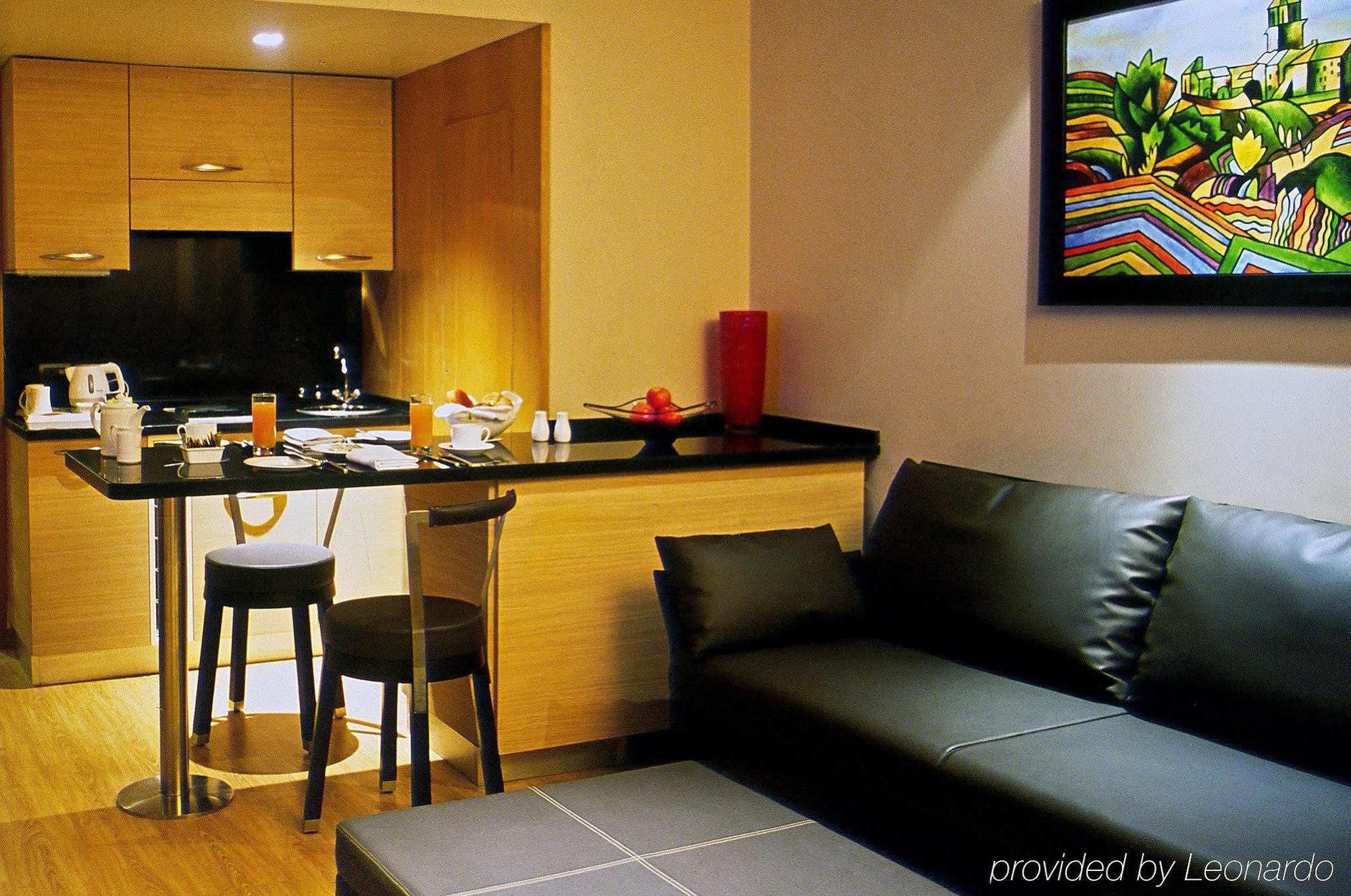 Отель Svelte Delhi, A Member Of Radisson Individuals Нью-Дели Экстерьер фото