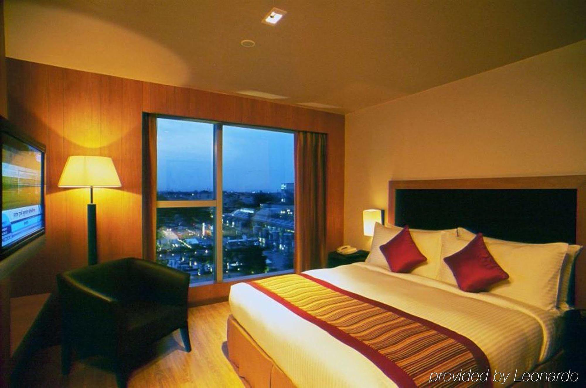 Отель Svelte Delhi, A Member Of Radisson Individuals Нью-Дели Экстерьер фото