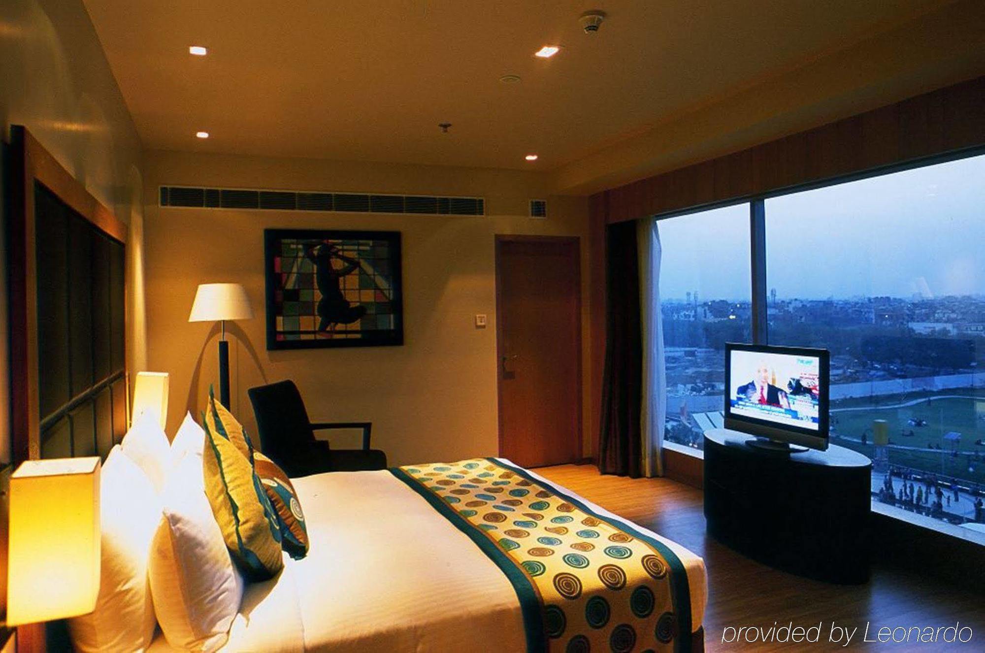 Отель Svelte Delhi, A Member Of Radisson Individuals Нью-Дели Экстерьер фото