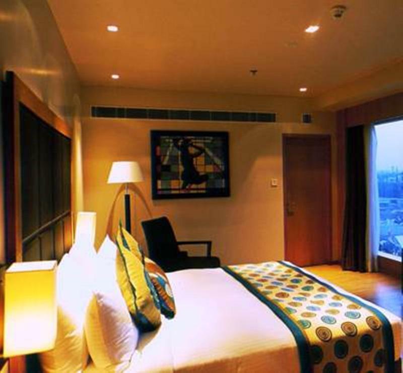 Отель Svelte Delhi, A Member Of Radisson Individuals Нью-Дели Экстерьер фото