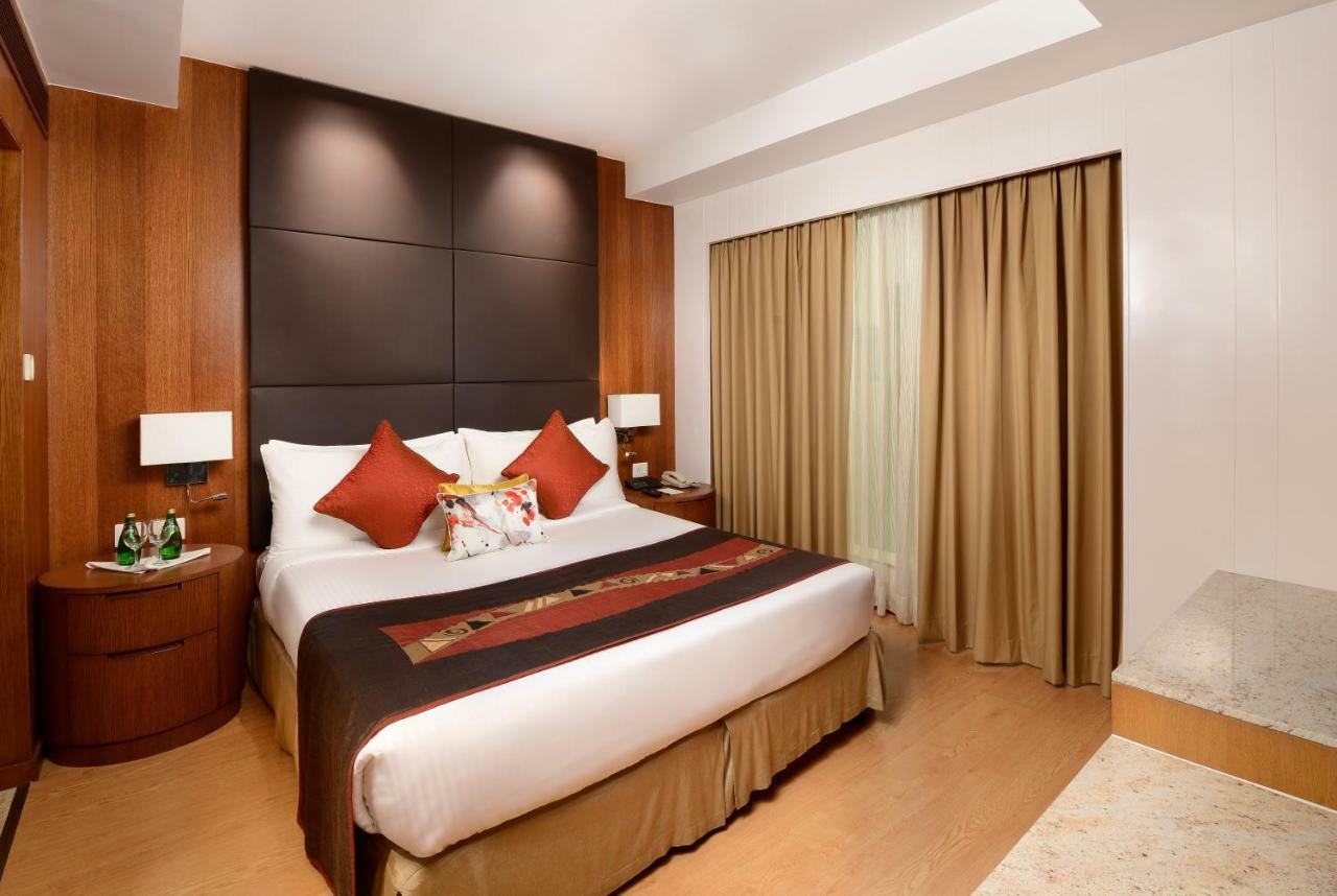 Отель Svelte Delhi, A Member Of Radisson Individuals Нью-Дели Экстерьер фото