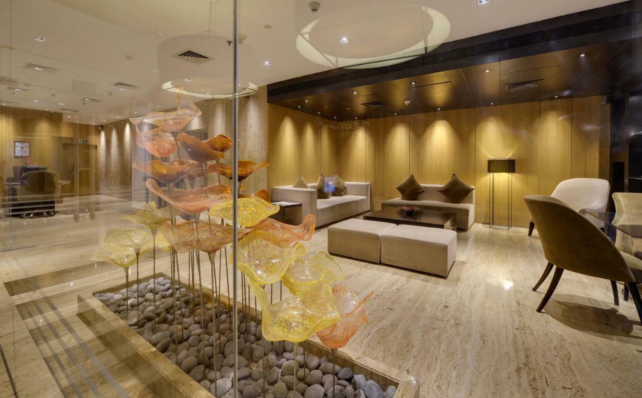Отель Svelte Delhi, A Member Of Radisson Individuals Нью-Дели Экстерьер фото