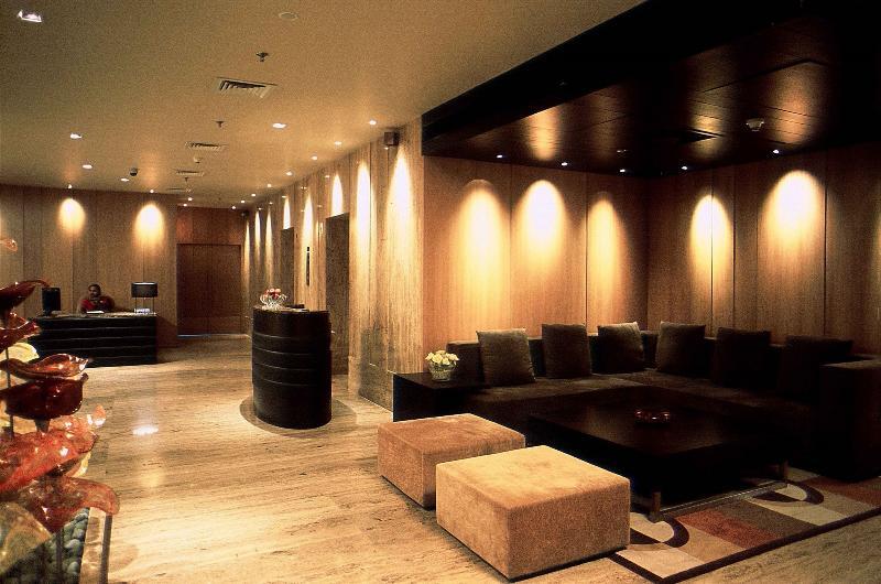 Отель Svelte Delhi, A Member Of Radisson Individuals Нью-Дели Экстерьер фото