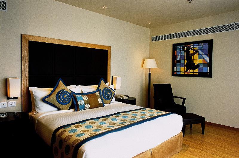 Отель Svelte Delhi, A Member Of Radisson Individuals Нью-Дели Экстерьер фото